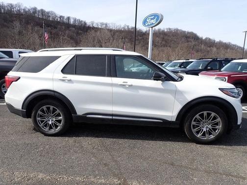 STAR WHITE MET TRI-COAT 2025 Ford Explorer PLATINUM