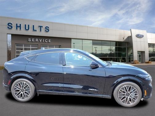 2024 Ford Mustang Mach-E PREMIUM