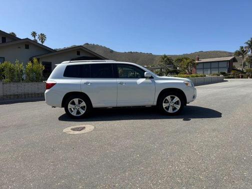 White 2009 Toyota Highlander Limited