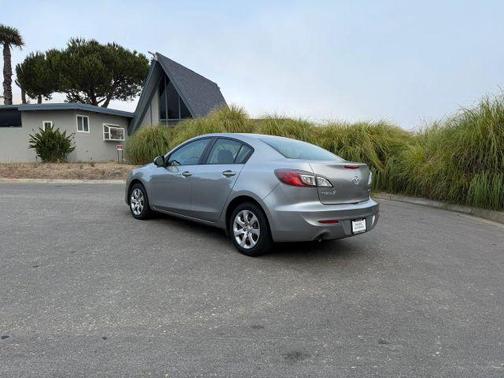 Liquid Silver Metallic 2013 Mazda Mazda3 i Sport