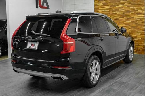 2020 Volvo XC90 T6 Momentum
