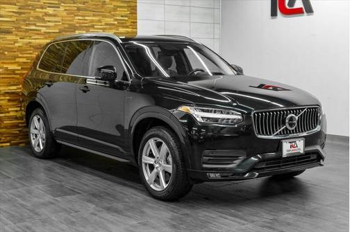2020 Volvo XC90 T6 Momentum