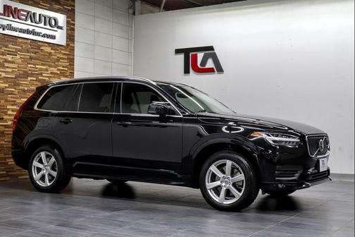2020 Volvo XC90 T6 Momentum
