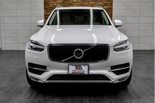 2016 Volvo XC90 T6 Momentum