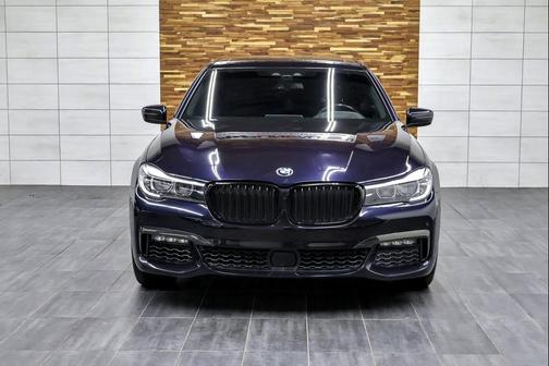 Carbon Black Metallic 2019 BMW 740 740i