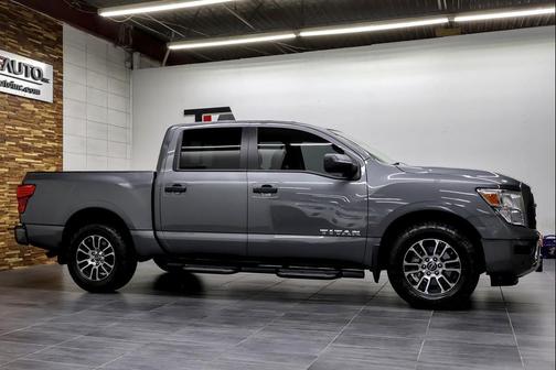 2024 Nissan Titan SV