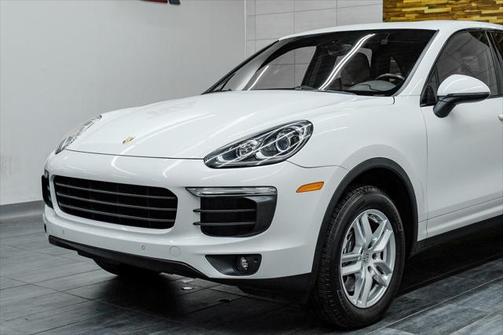 2016 Porsche Cayenne Base