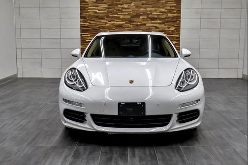 2016 Porsche Panamera Edition