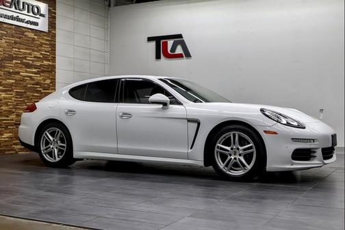 2016 Porsche Panamera Edition