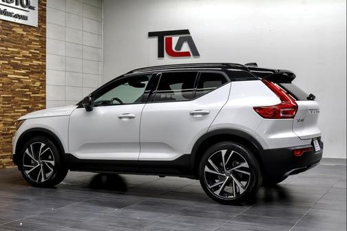 2020 Volvo XC40 T4 R-Design