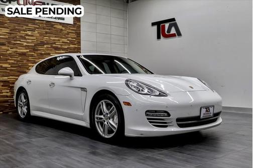 2013 Porsche Panamera 4 Platinum Edition