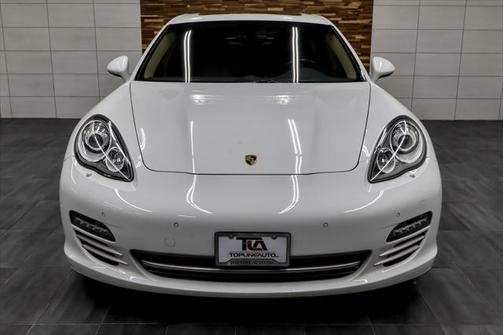 2013 Porsche Panamera 4 Platinum Edition