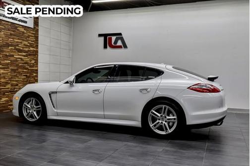 2013 Porsche Panamera 4 Platinum Edition