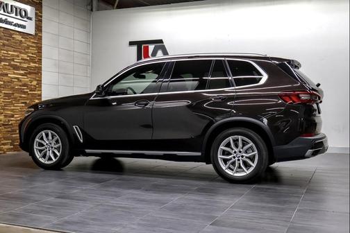Sparkling Brown Metallic 2022 BMW X5 sDrive40i