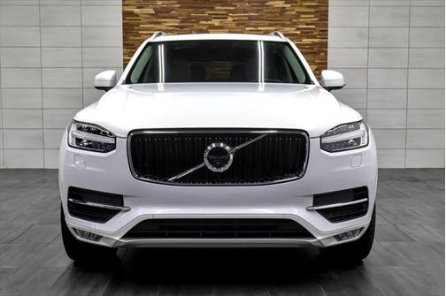 2019 Volvo XC90 T6 Momentum