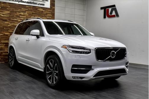 2019 Volvo XC90 T6 Momentum