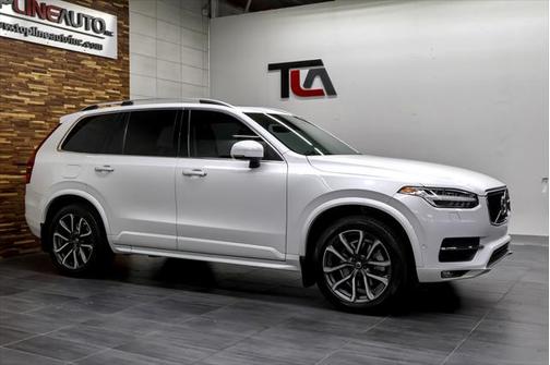 2019 Volvo XC90 T6 Momentum