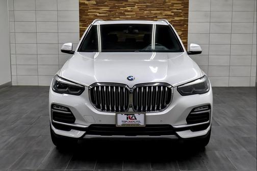 Mineral White Metallic 2019 BMW X5 xDrive40i