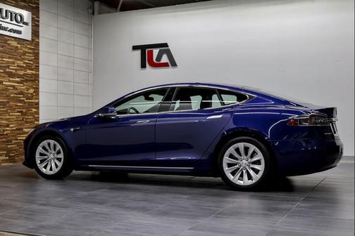 Deep Blue Metallic 2017 Tesla Model S 75D