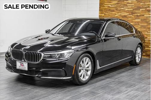2019 BMW 740 740i