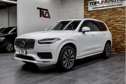 2022 Volvo XC90 T5 Momentum