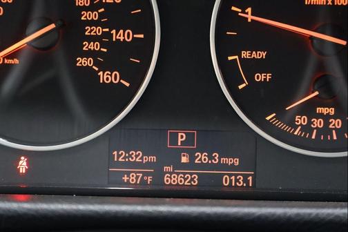 Black 2014 BMW 320 i