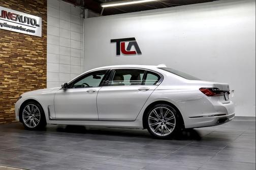 2021 BMW 740 740i