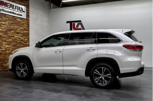2018 Toyota Highlander LE I4