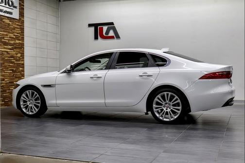 2017 Jaguar XF 20d Prestige