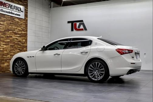 2018 Maserati Ghibli Base