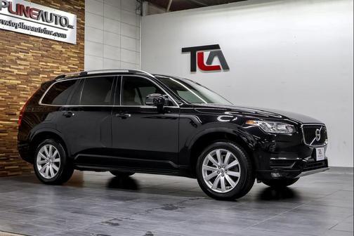 2016 Volvo XC90 T6 Momentum