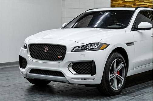 2018 Jaguar F-PACE S