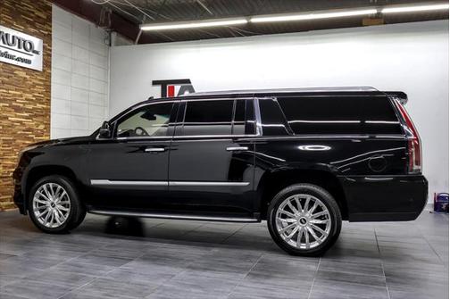 2019 Cadillac Escalade ESV Luxury