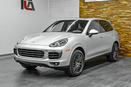 2017 Porsche Cayenne Platinum Edition