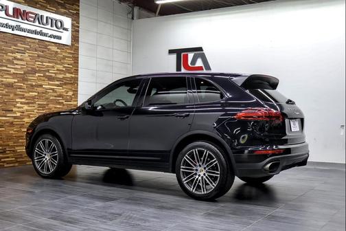 2016 Porsche Cayenne Cayenne