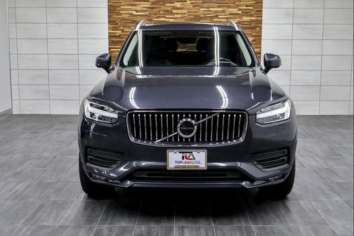 2021 Volvo XC90 T6 Momentum