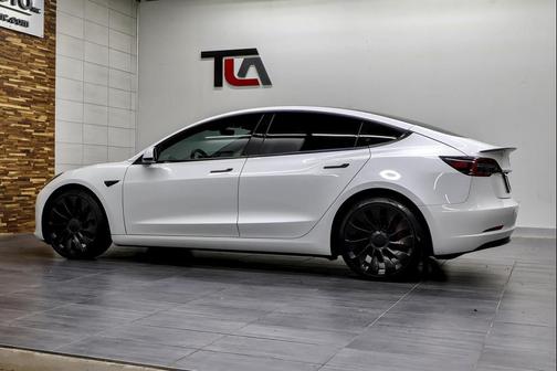 2023 Tesla Model 3 Performance