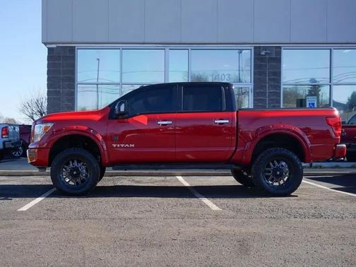 2021 Nissan Titan SV