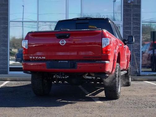 2021 Nissan Titan SV