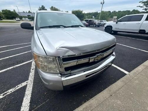 Sheer Silver Metallic 2010 Chevrolet Silverado 1500 LT
