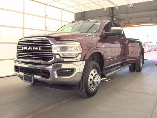 2019 RAM 3500 Laramie Crew Cab 4x4 8' Box