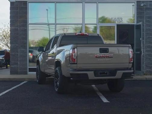 Desert Sand Metallic 2022 GMC Canyon Elevation
