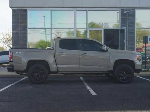 Desert Sand Metallic 2022 GMC Canyon Elevation