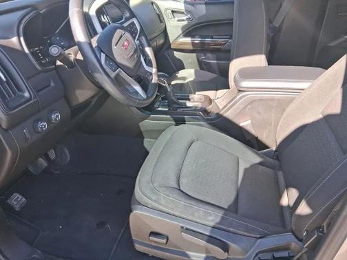 Desert Sand Metallic 2022 GMC Canyon Elevation