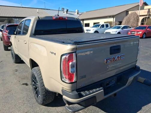 Desert Sand Metallic 2022 GMC Canyon Elevation