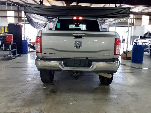 2021 RAM 2500 Big Horn Crew Cab 4x4 6'4' Box