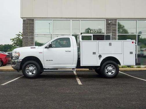 Bright White Clearcoat 2019 RAM 2500 Big Horn Regular Cab 4x4 8' Box