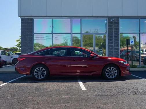 Ruby Flare Pearl 2019 Toyota Avalon XLE