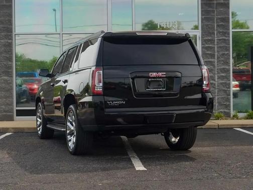 Onyx Black 2017 GMC Yukon SLE