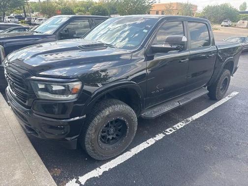 Diamond Black Crystal Pearlcoat 2021 RAM 1500 Laramie
